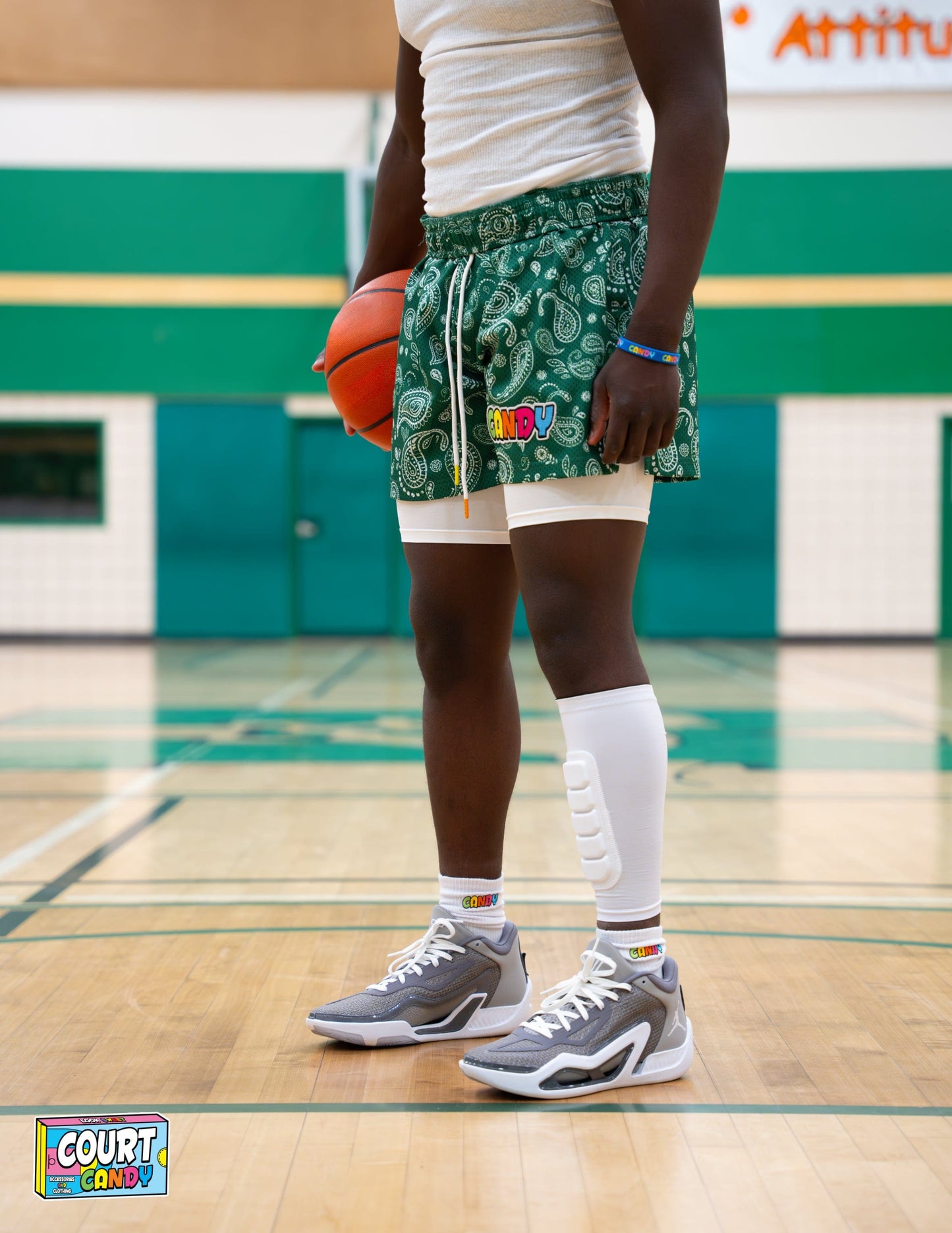 White Court Candy Basketball Compression Padded Calf Sleeve Calf Sleeves Breathable Polyester Spandex Shin Sleeve Running Sleeve Ankle Short Long Compression Sock Protective Performance Calf Sleeve Injury Prevention Men Women Youth Mens Womans